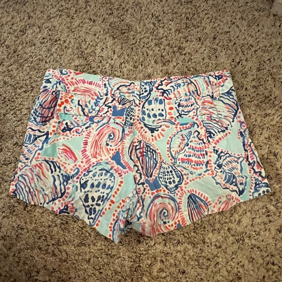 Lilly Pulitzer Walsh Short-Shell Me About It - Picture 2 of 3